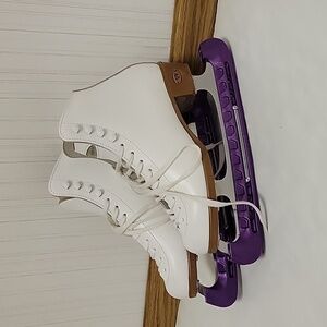 Riedell Jr retro competition ice skates sz 4 kids, sz 6 adults